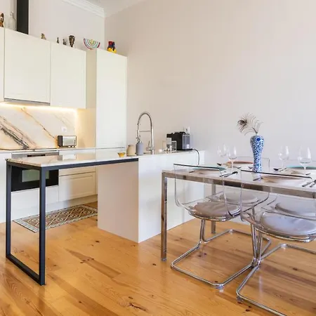 Duque Flat - Ac & Balcony By Lovelystay Porto Buitenkant foto