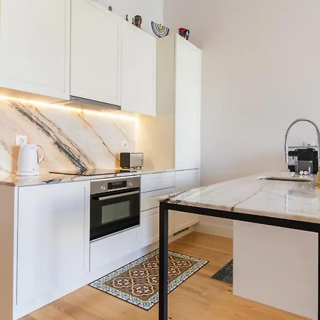 Duque Flat - Ac & Balcony By Lovelystay Porto Buitenkant foto
