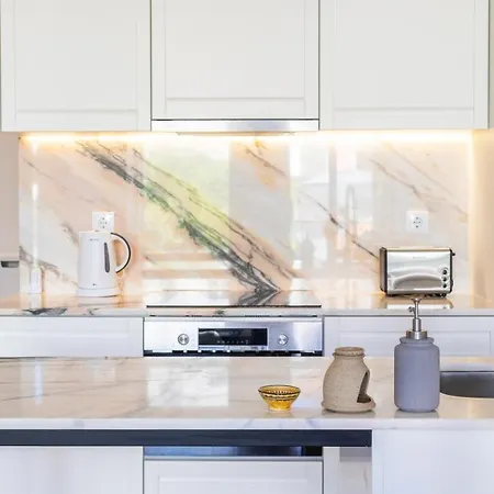 Duque Flat - Ac & Balcony By Lovelystay Porto Buitenkant foto
